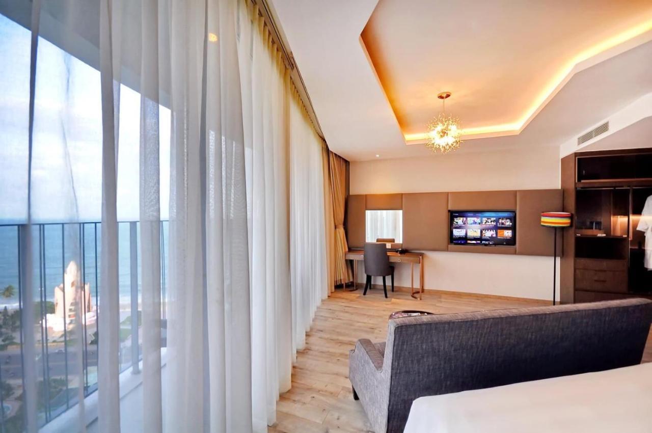 Panorama Central Nha Trang- Vietnam'S Highest Infinitive Rooftop Pool Extérieur photo