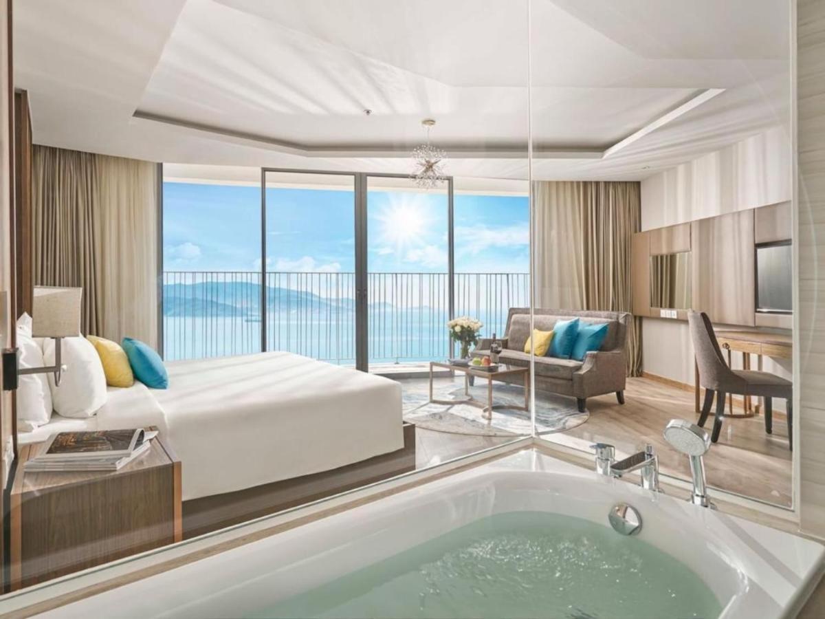 Panorama Central Nha Trang- Vietnam'S Highest Infinitive Rooftop Pool Extérieur photo