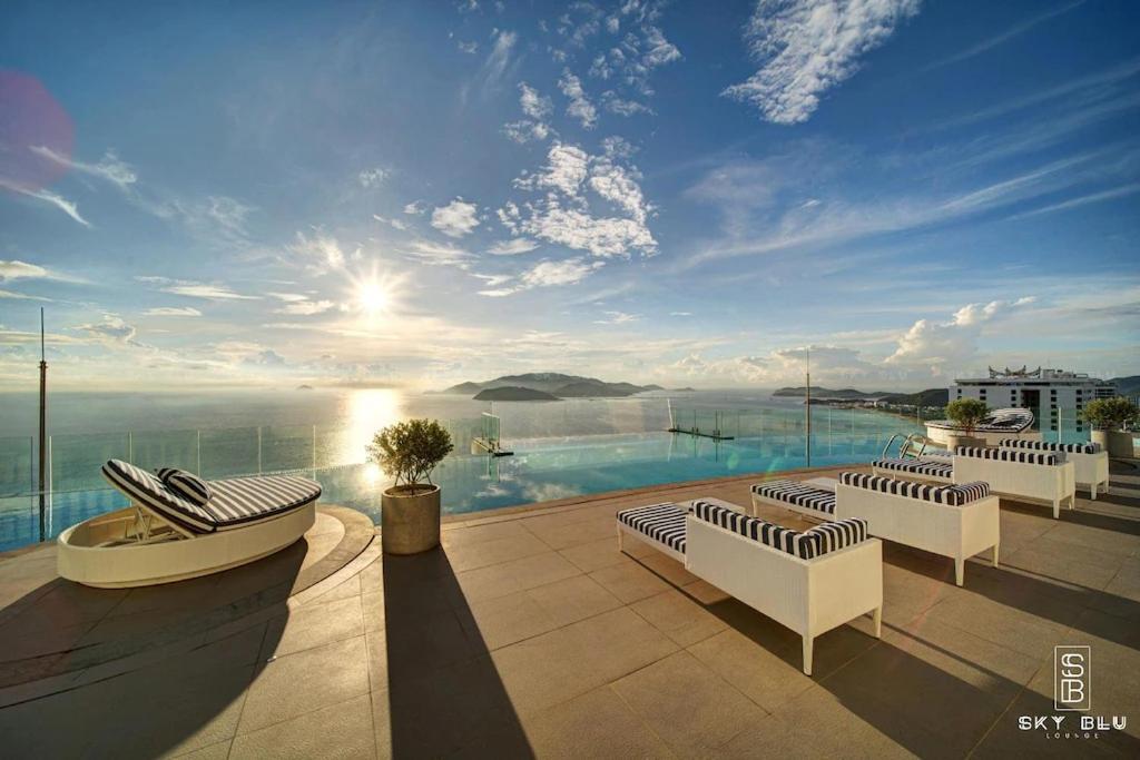 Panorama Central Nha Trang- Vietnam'S Highest Infinitive Rooftop Pool Extérieur photo
