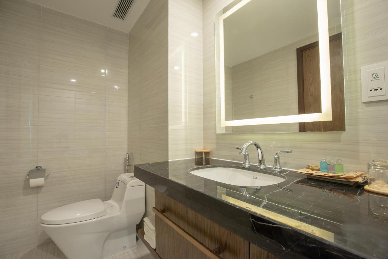 Panorama Central Nha Trang- Vietnam'S Highest Infinitive Rooftop Pool Extérieur photo