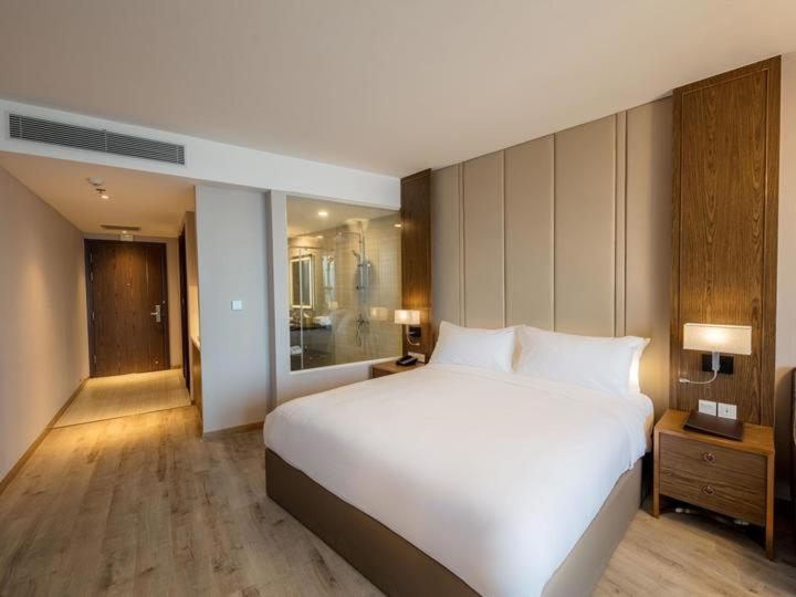 Panorama Central Nha Trang- Vietnam'S Highest Infinitive Rooftop Pool Extérieur photo